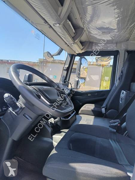 Iveco 460 tractor unit