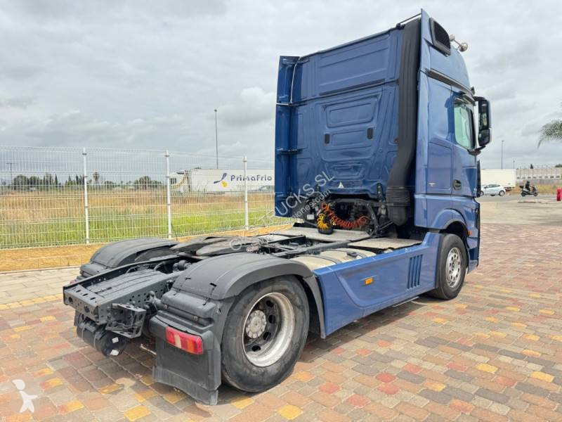 Mercedes 1851 tractor unit