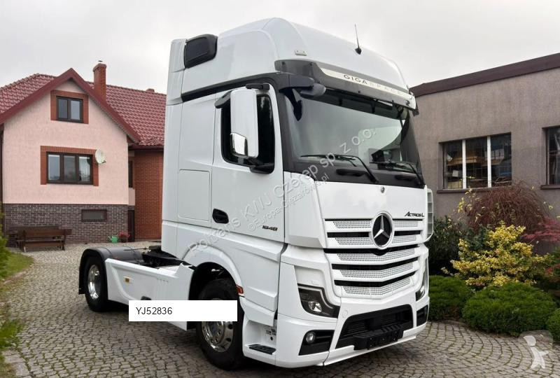 Mercedes 1848 tractor unit