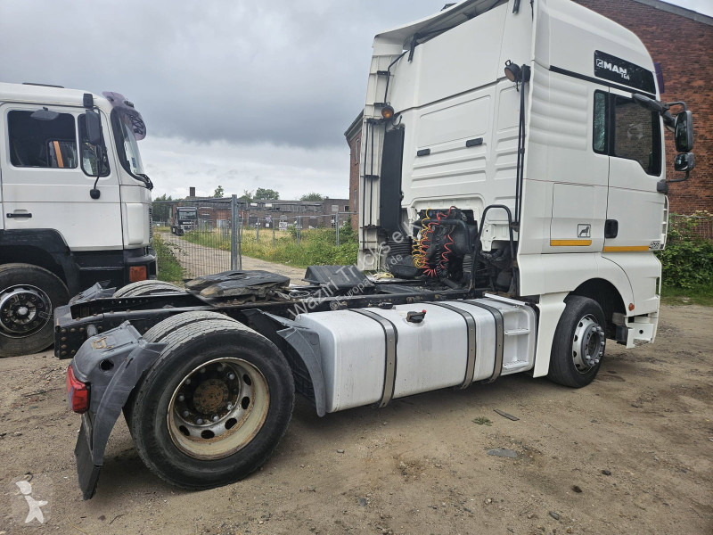 MAN 18 tractor unit
