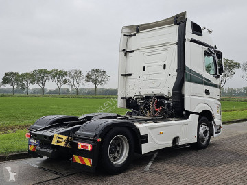Mercedes tractor unit