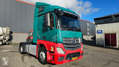 Mercedes tractor unit