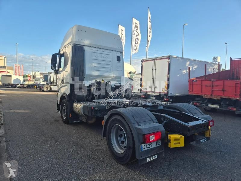 Iveco AS440S49T/P tractor unit