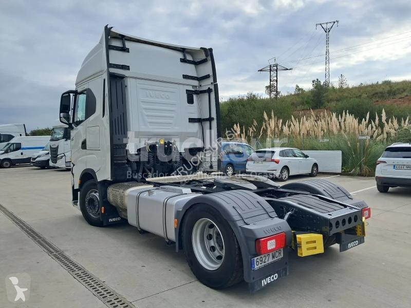 Iveco AS440S49T/P tractor unit