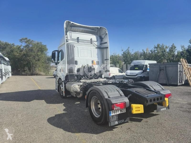 Iveco AT440S46T/P tractor unit