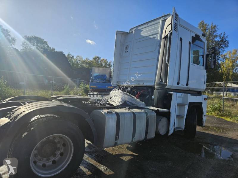 Renault 440 DXI tractor unit