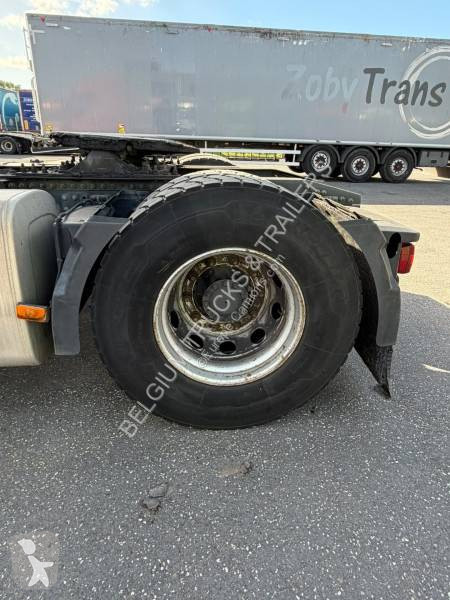 Volvo 460 Globetrotter tractor unit