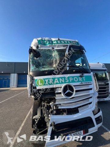 Mercedes tractor unit