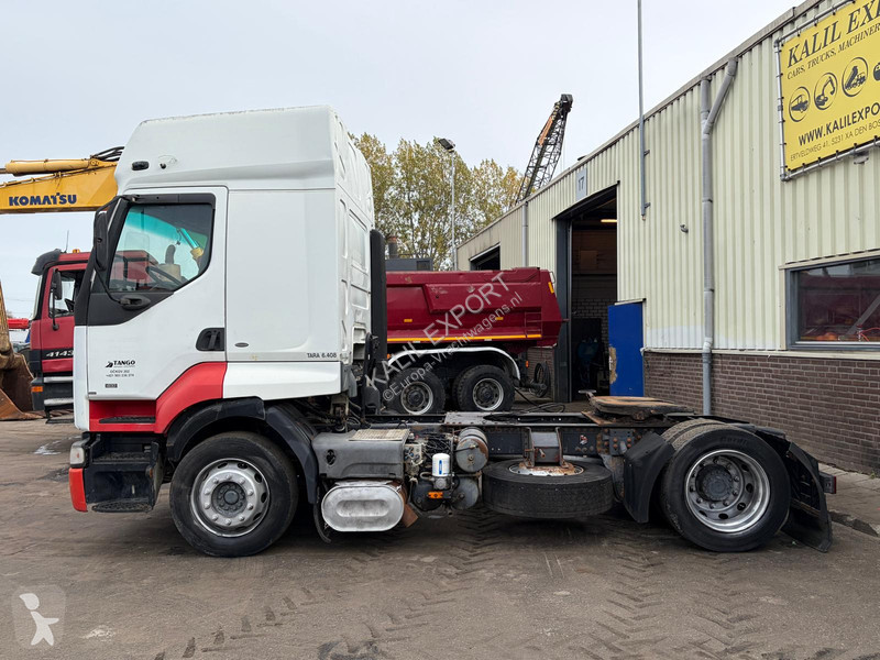 Renault 400 Tractor - Manual Gearbox - Sleeping...