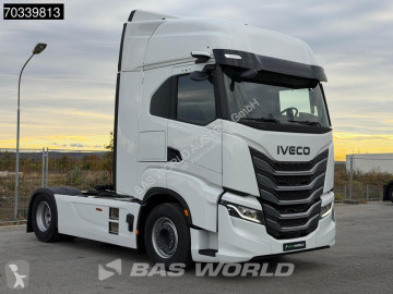 New Iveco tractor unit
