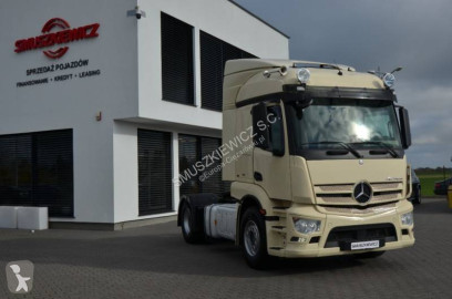 Mercedes tractor unit