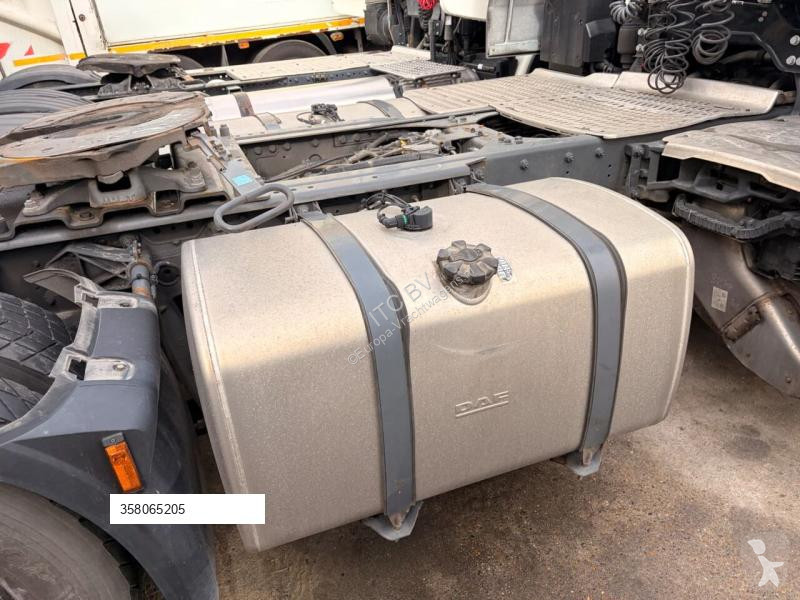 Traktor DAF XF 480 SUPER SPACE CAB / RETARDER