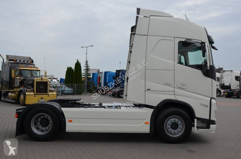 Nyergesvontató Volvo 500 Globetrotter