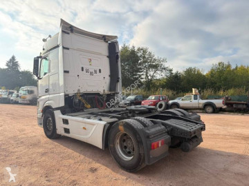 Traktor Mercedes