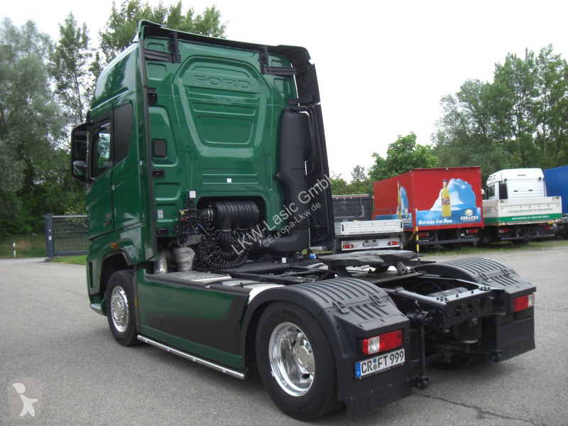 جرار Ford 500
