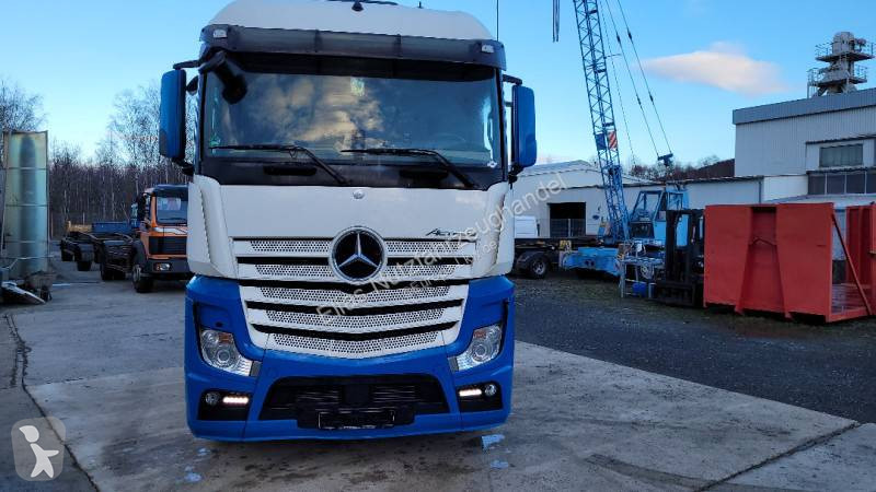 Traktor Mercedes