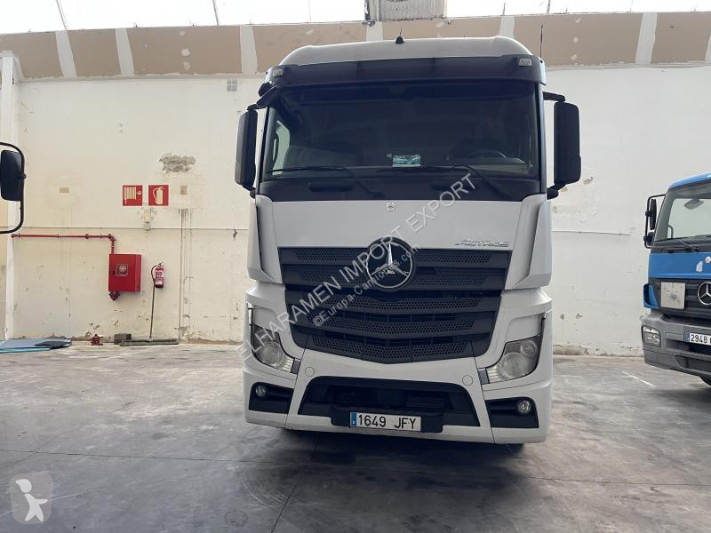 Traktor Mercedes 1845
