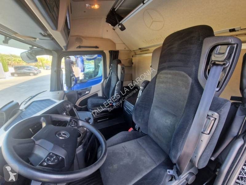 Traktor Mercedes