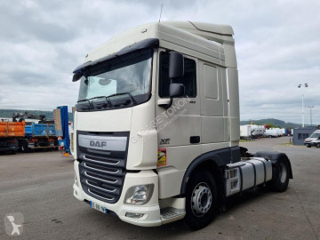 Traktor DAF XF460