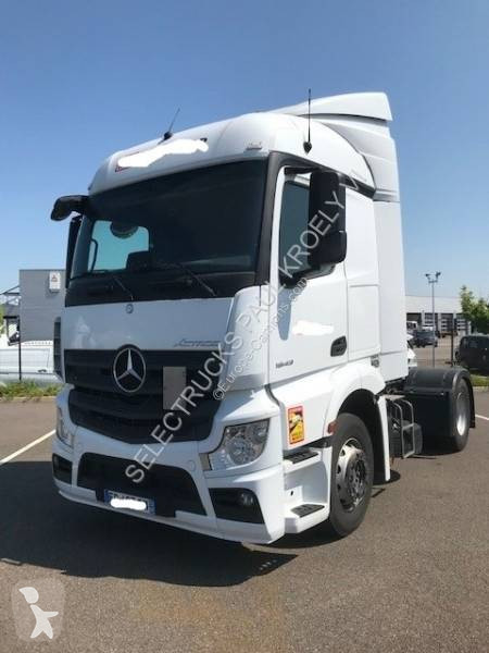 Traktor Mercedes
