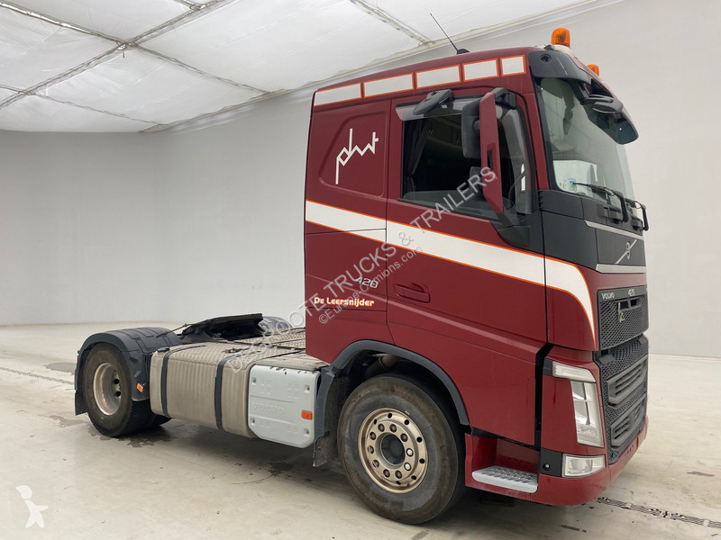 Tahač Volvo 420