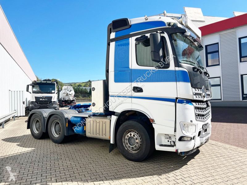 Traktor Mercedes Arocs 3358 LS 6x4 Arocs 3358...
