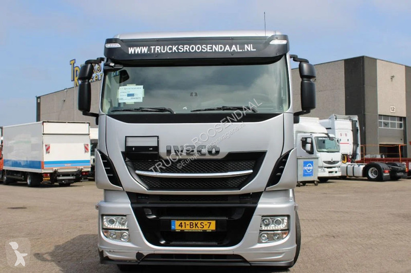 Trekker Iveco 460 + EURO 6 + 4 PIECES IN STOCK