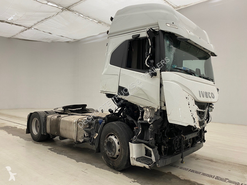 Traktor Iveco 460