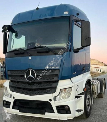 Cabeza tractora Mercedes