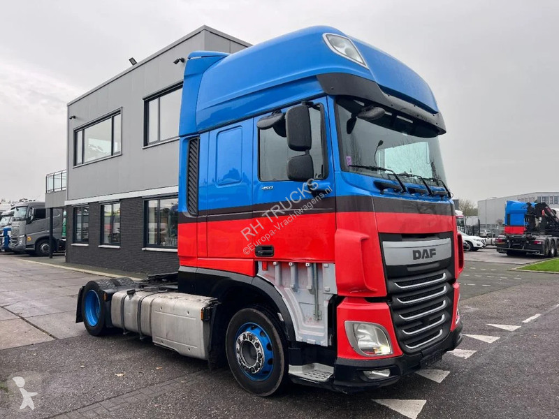 Trekker DAF 440 4X2 MEGA 678.649km