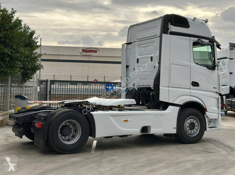 Traktor Mercedes