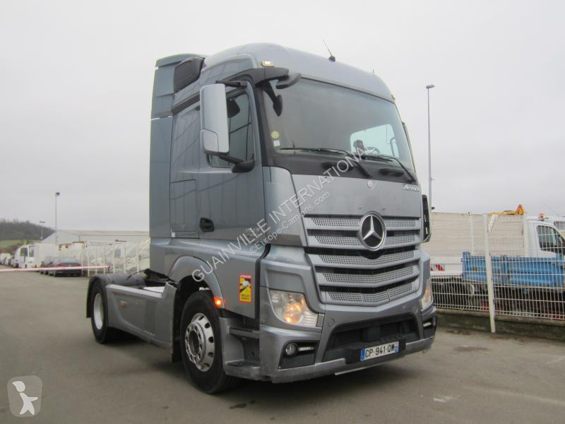 Traktor Mercedes 1845