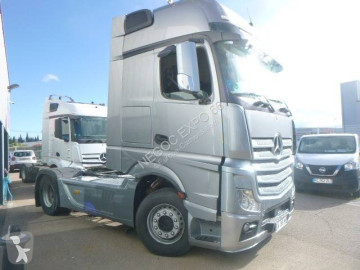 Traktor Mercedes