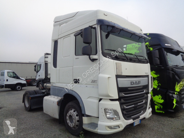 Tahač DAF XF460
