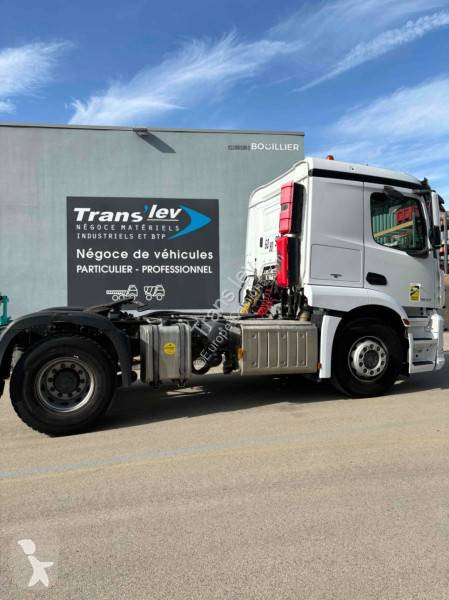 Traktor Mercedes