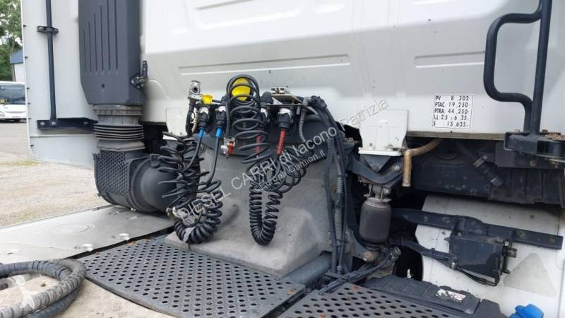 Traktor Iveco