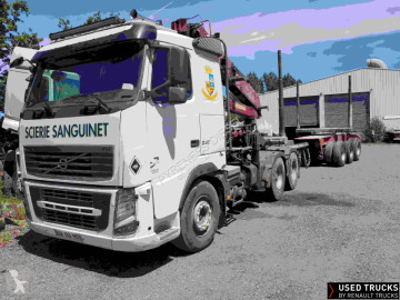 Camion remorque grumier Volvo
