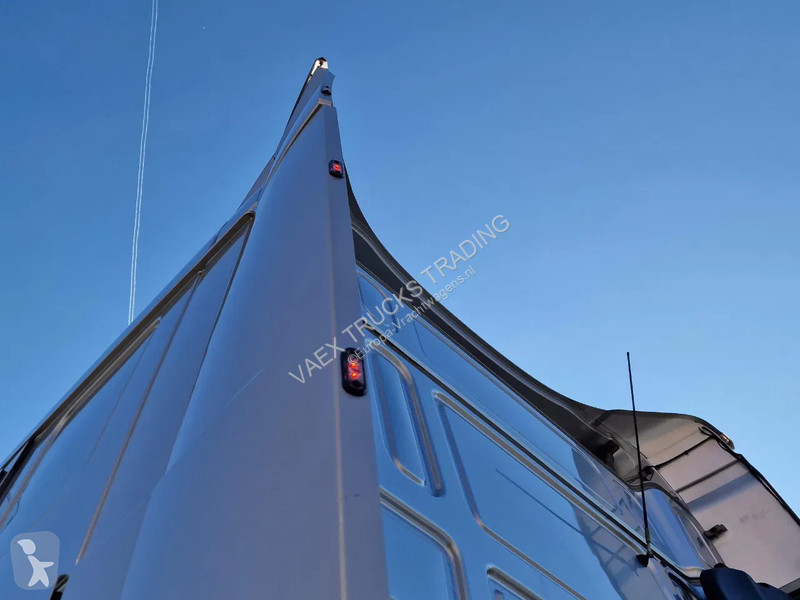 Traktor DAF 440 SpaceCab 4x2 - Full spoiler -...