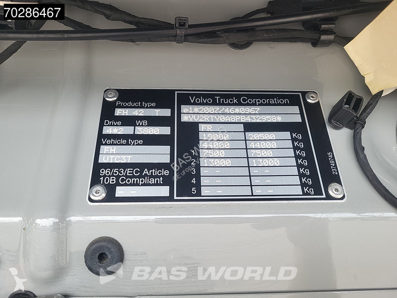 Tractor Volvo FH  4X2 VEB+ I-ParkCool 2xTanks...