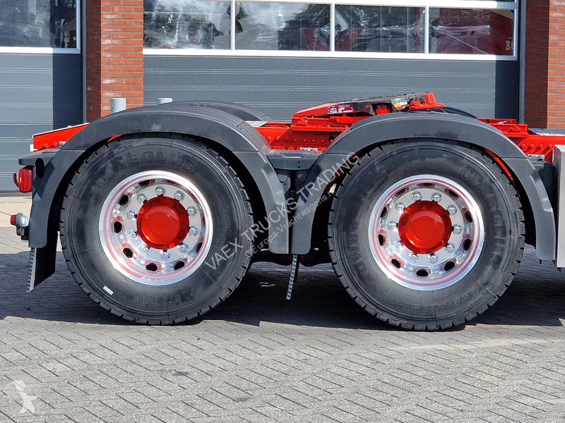Traktor Volvo 13540 Globetrotterl XL 6x4 -...