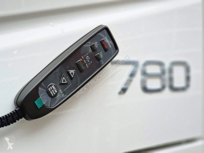 Traktor Volvo 780 Aero Globetrotter XL 4x2 -...