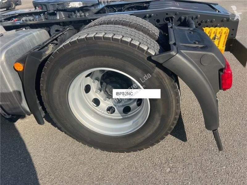 جرار Iveco S-WAY 500