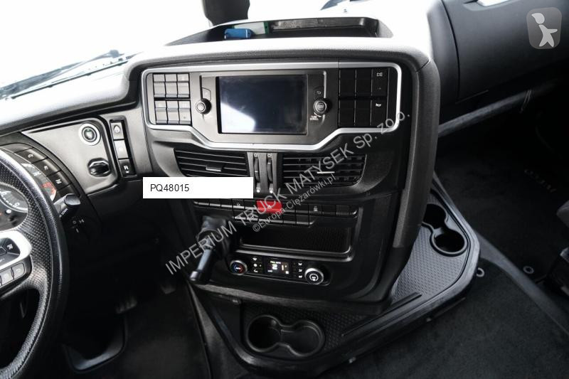 Влекач Iveco 480
