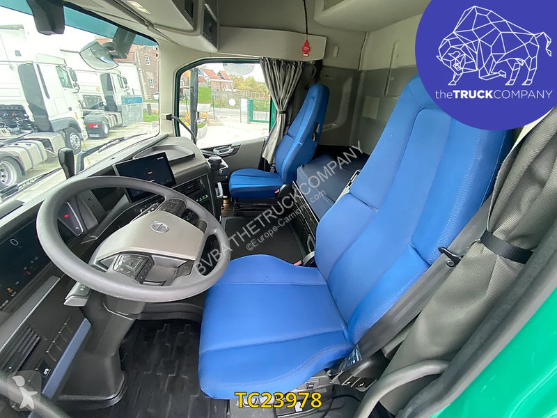 جرار Volvo 500
