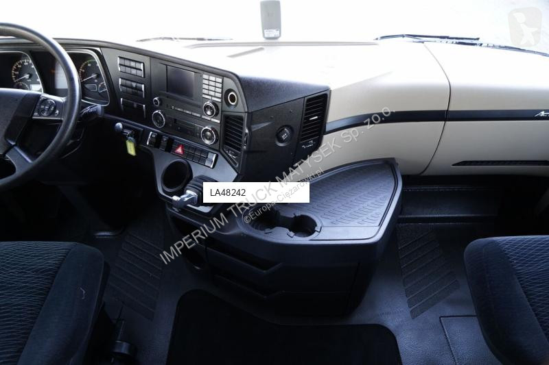 جرار Mercedes ACTROS 1842