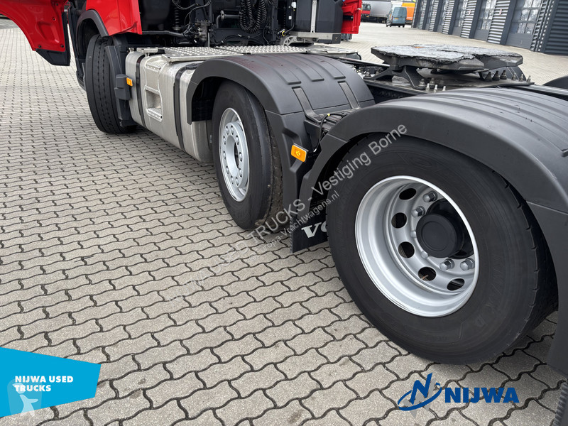 جرار Volvo 460 6x2/4 I-Save + I-Park