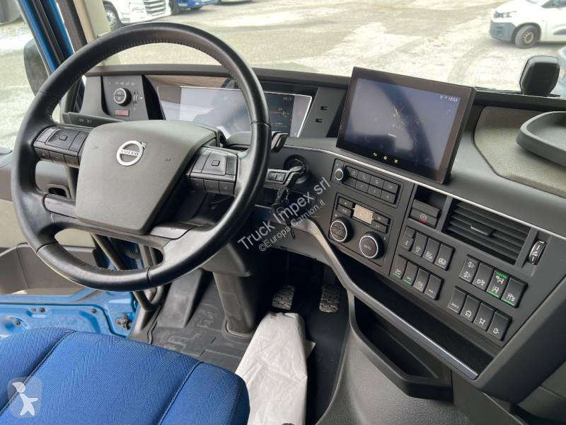 جرار Volvo