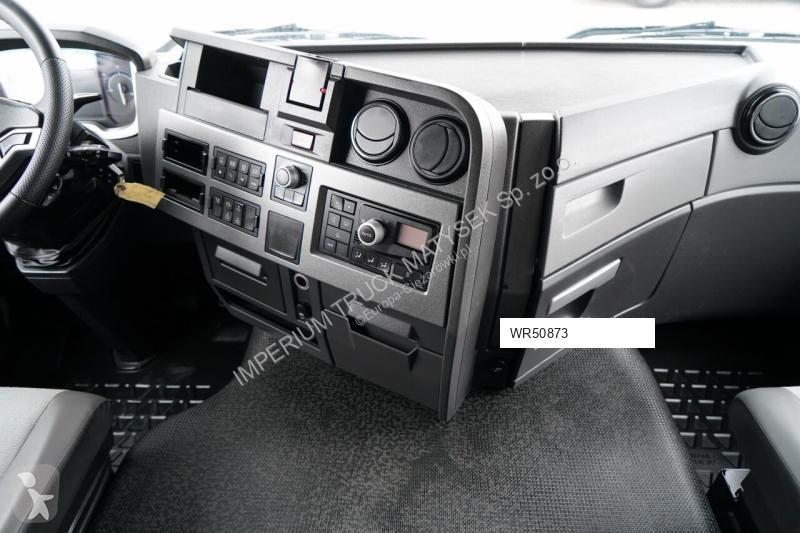 Влекач Renault T 430