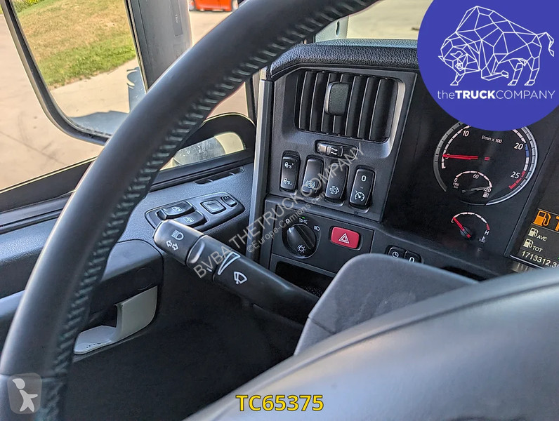جرار Scania 520