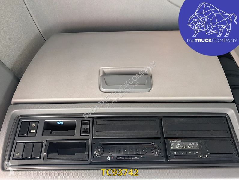 جرار Renault T 480